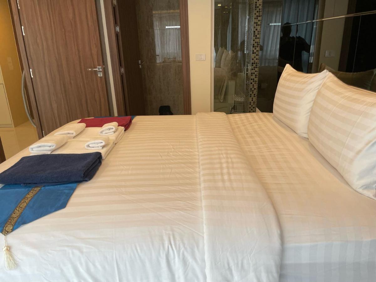 Luxury Business Suits In Grand Avenue By Pattaya City Estates Kültér fotó