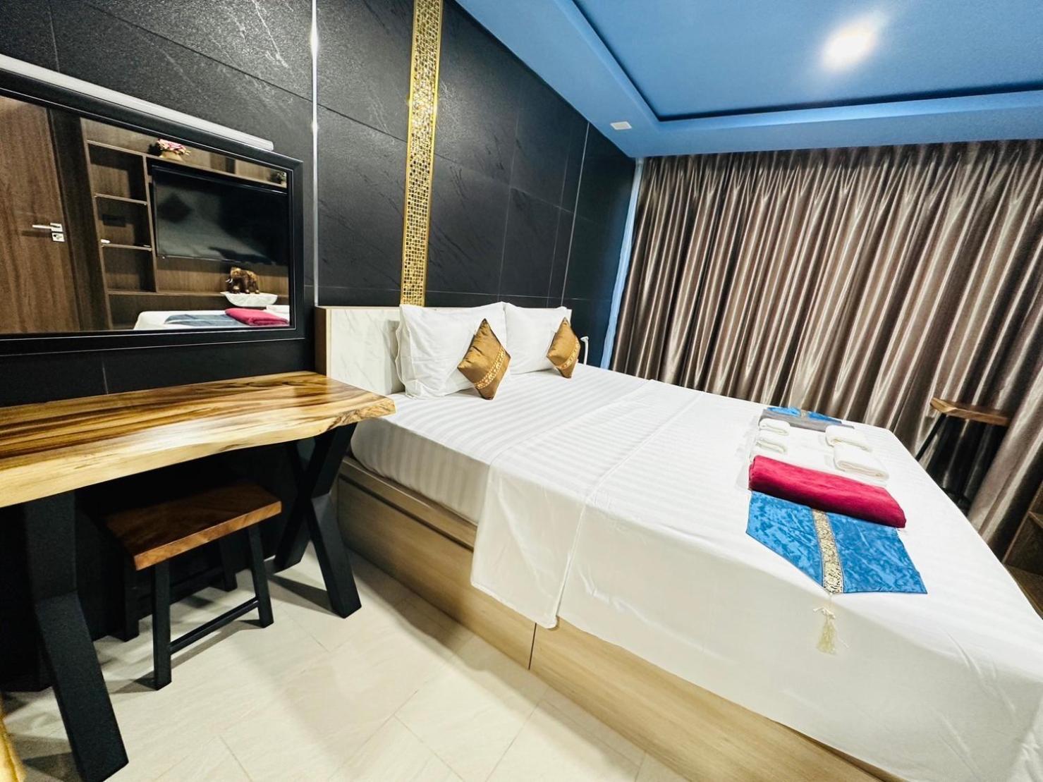 Luxury Business Suits In Grand Avenue By Pattaya City Estates Kültér fotó