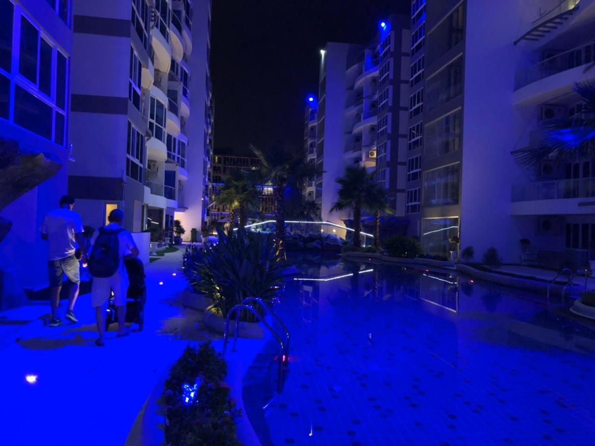 Luxury Business Suits In Grand Avenue By Pattaya City Estates Kültér fotó